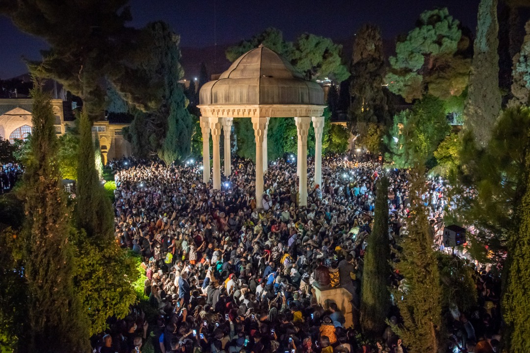 حضور بیش از 40هزار نفر بازدیدکننده در لحظه سال‌تحویل در حافظیه